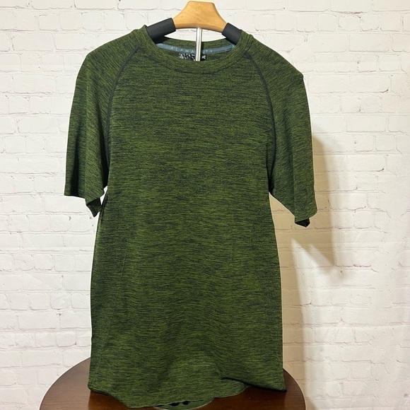 ALPHALETE MUSCLE SHIRT GYM SHIRT NWT MEDIUM VERY STRETCHY - Picture 13 of 16